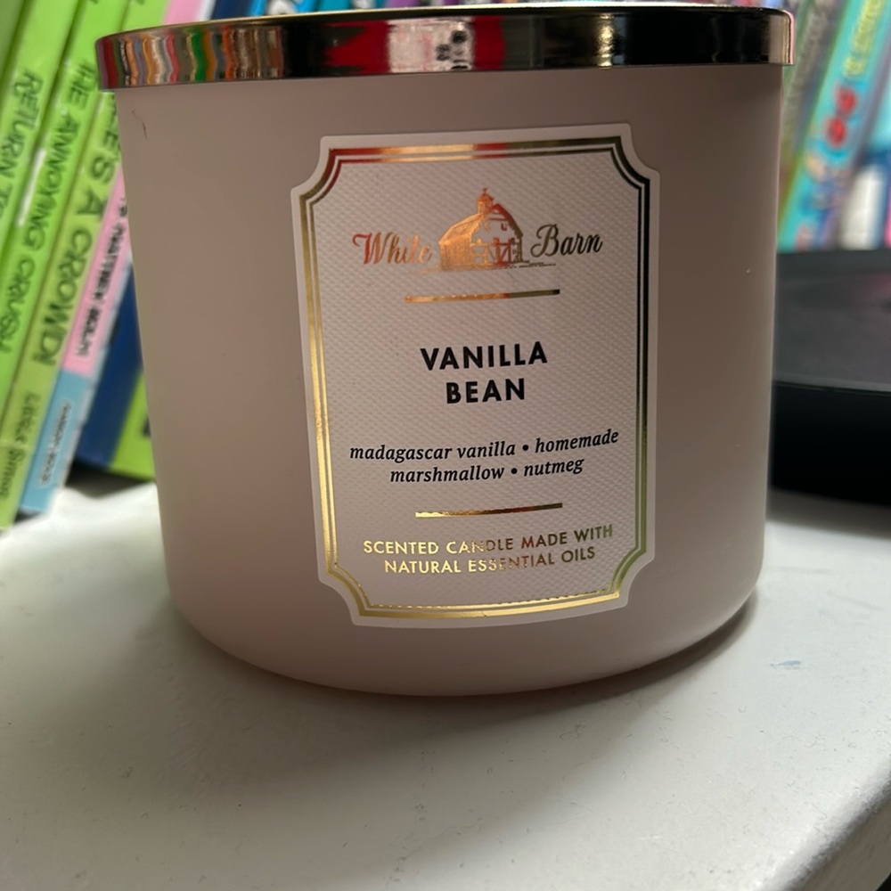 White Barn | Bath and Body Works Candle | Vanilla Bean